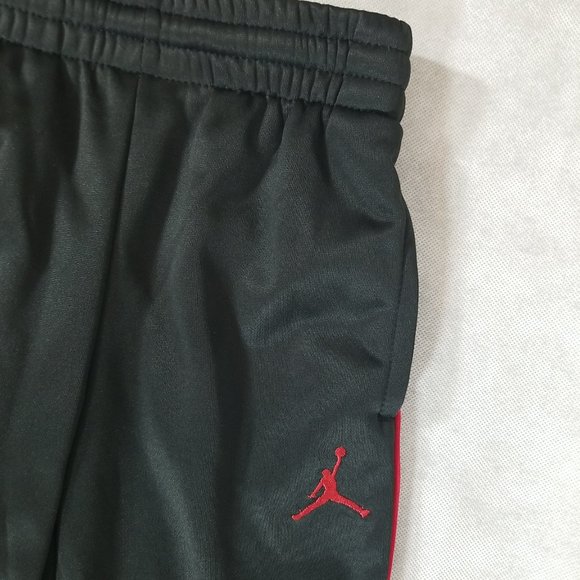 Nike Boys Size 4 Air Jordan Set Therma-Fit Shirt and Pant Outfit Black NWT - Picture 5 of 6